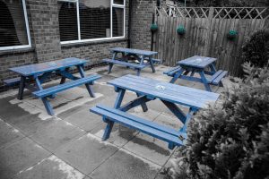 Outside seating area at The Linford Pub in Newtown Linford